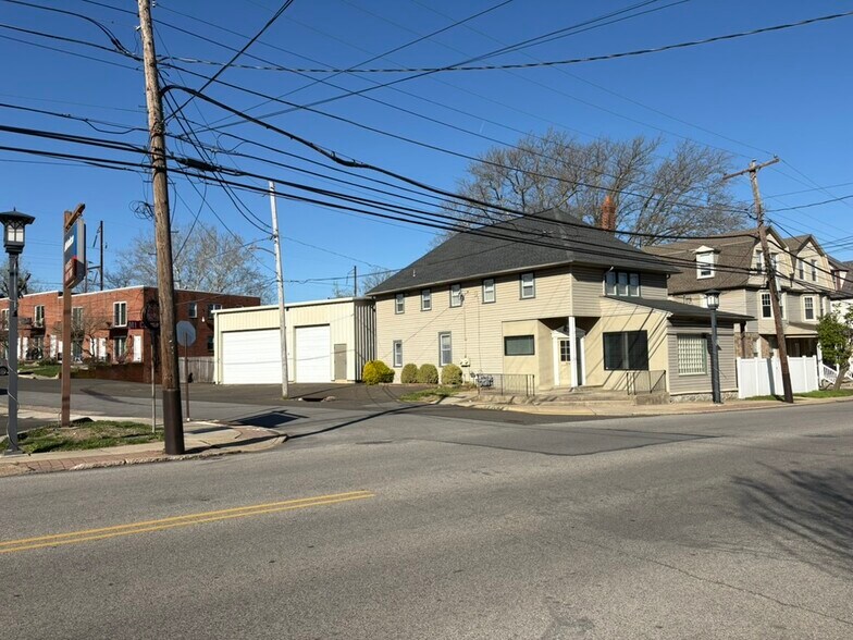 3000 Mount Carmel Ave, Glenside, PA à vendre - Photo du bâtiment - Image 2 de 2