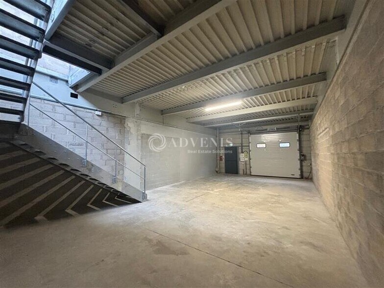 Flex in Neuilly-Plaisance for lease - Interior Photo - Image 3 of 8
