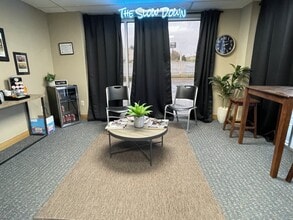 S S. 144th Industrial/ Flex space, Omaha, NE à louer Photo intérieure- Image 1 de 9