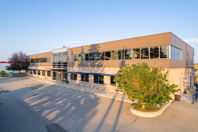 Plus de détails pour 5799 3rd St SE, Calgary, AB - Bureau à vendre