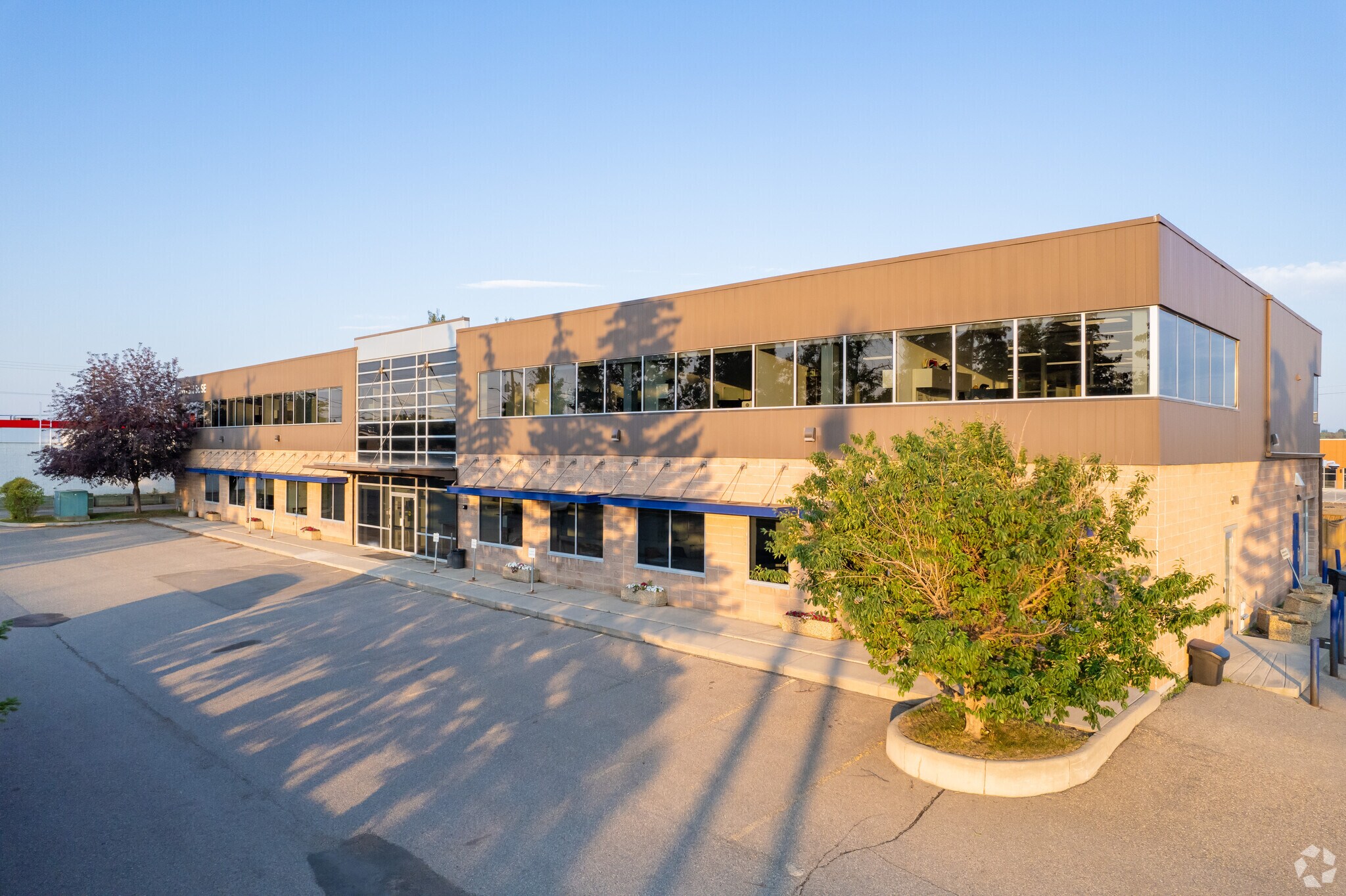 5799 3rd St SE, Calgary, AB for sale Primary Photo- Image 1 of 6