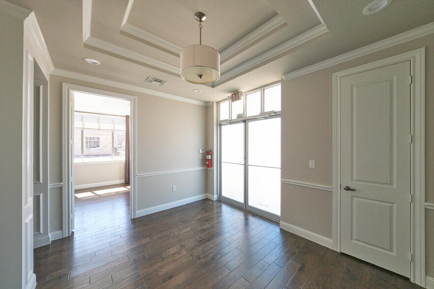 3900 S Stonebridge Dr, McKinney, TX à louer - Photo du bâtiment - Image 2 de 9