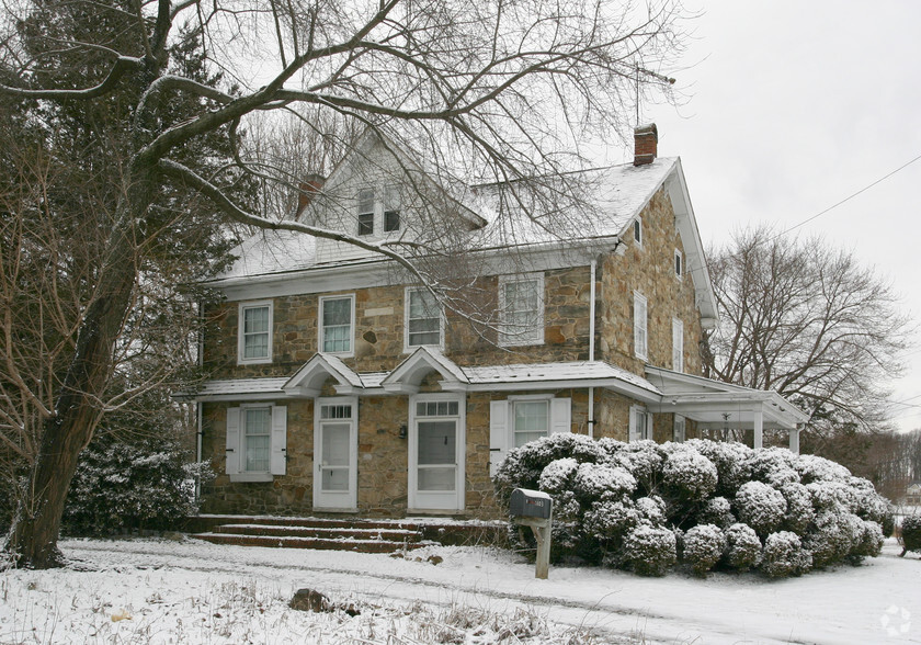 1403 Horseshoe Pike, Downingtown, PA for sale - Primary Photo - Image 1 of 1