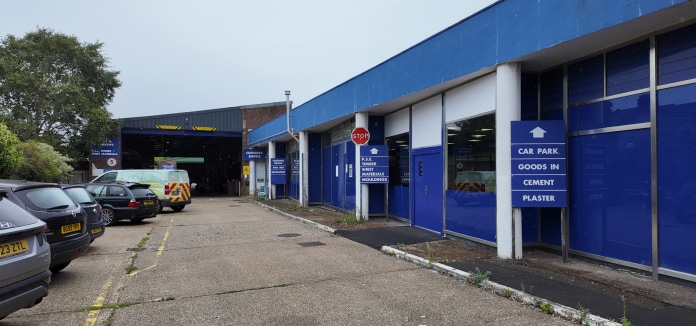 Queens Ave, Watford for sale - Building Photo - Image 2 of 6