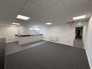 Hewell Rd, Redditch for lease Interior Photo- Image 2 of 4