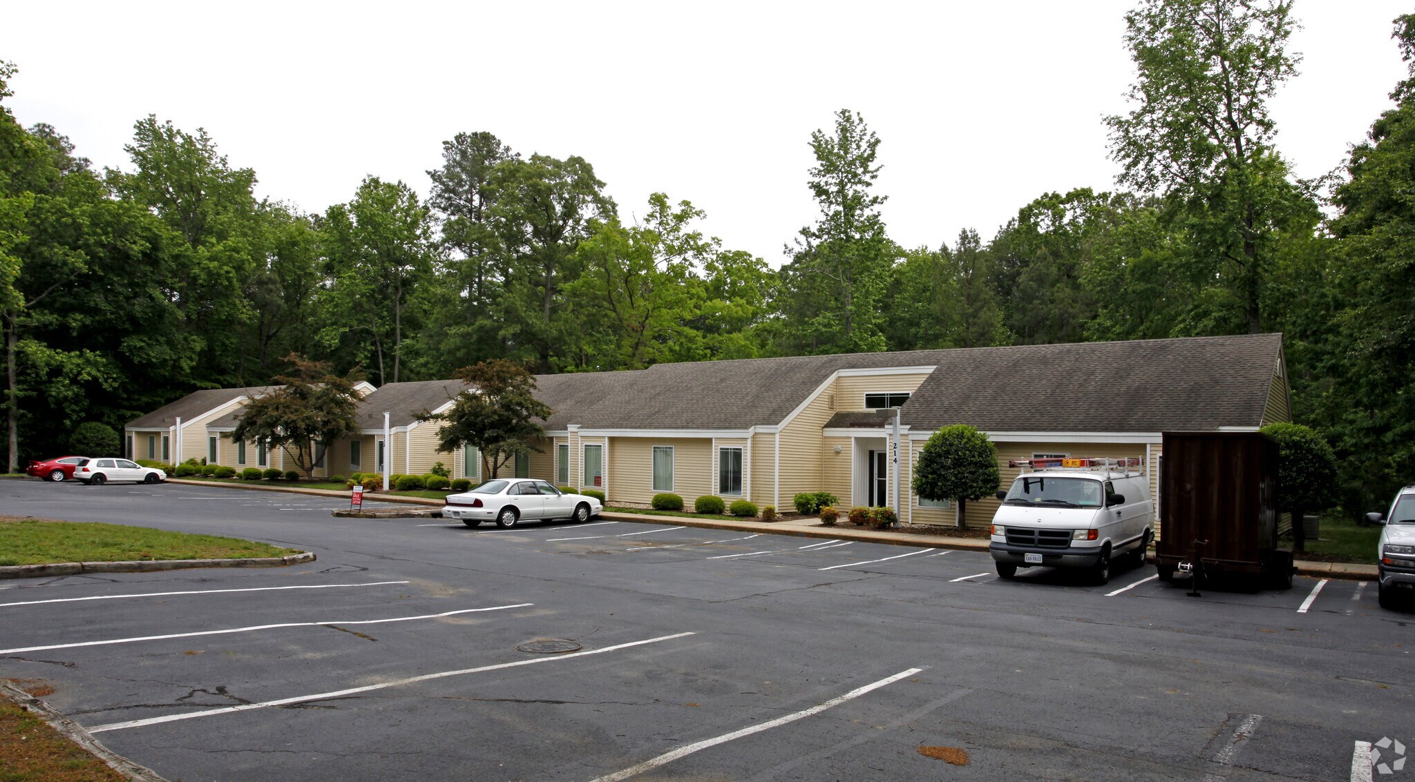 210-214 Packets Ct, Williamsburg, VA for lease Primary Photo- Image 1 of 5