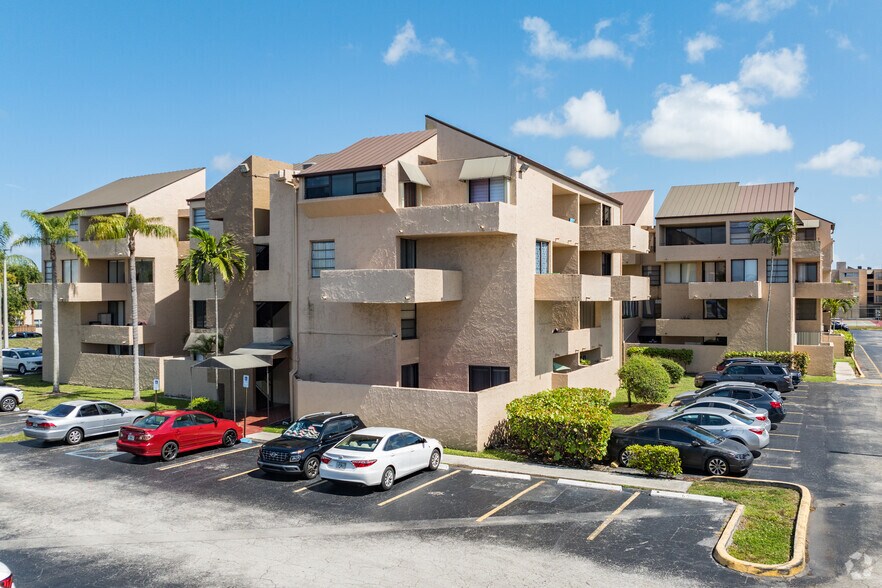 10400 SW 108th Ave, Miami, FL à vendre - Photo principale - Image 1 de 1