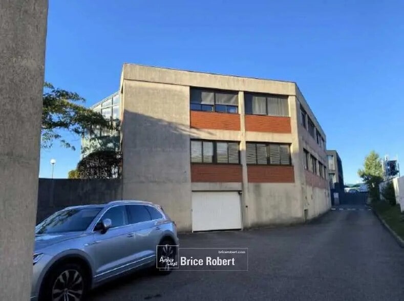 Office in Limonest for sale - Building Photo - Image 2 of 5
