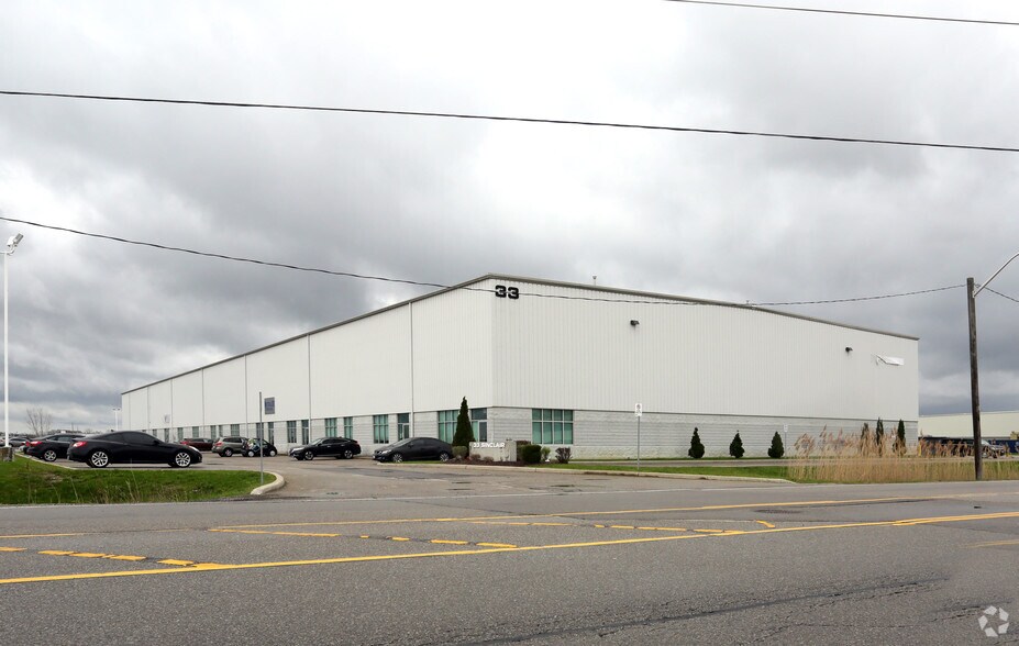 33 Sinclair Blvd, Brantford, ON à louer - Photo principale - Image 1 de 11