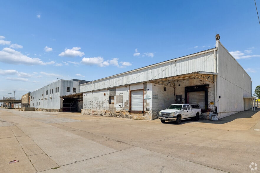 501 N Main Ave, Springfield, MO for lease - Building Photo - Image 1 of 15