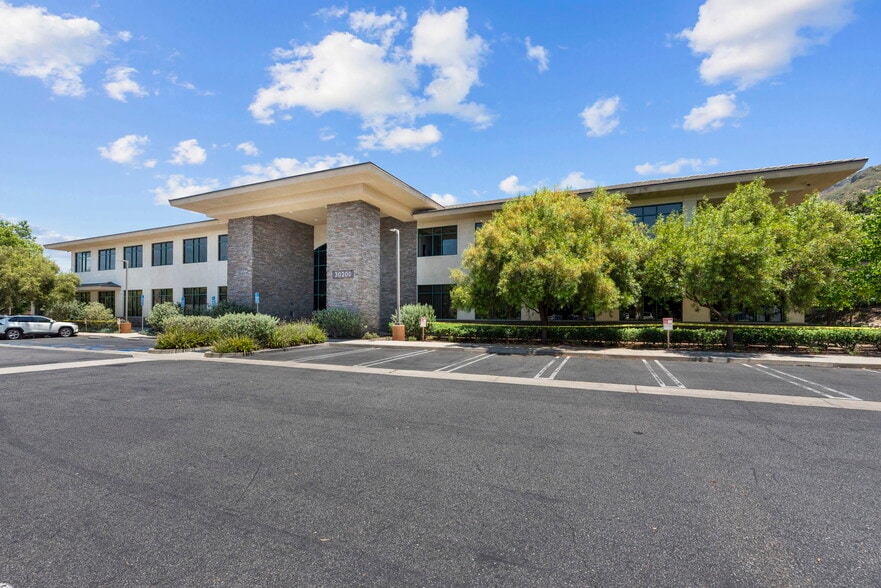 30300 Agoura Rd, Agoura Hills, CA for sale - Building Photo - Image 2 of 7