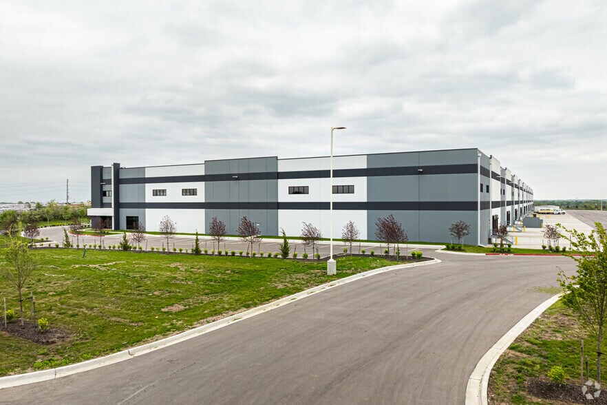 2201 NE Town Centre Blvd, Lee's Summit, MO à louer - Photo du bâtiment - Image 2 de 6