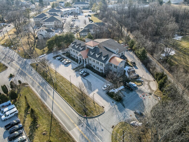 110 N Phoenixville Pike, Malvern, PA à louer - Photo du bâtiment - Image 3 de 10