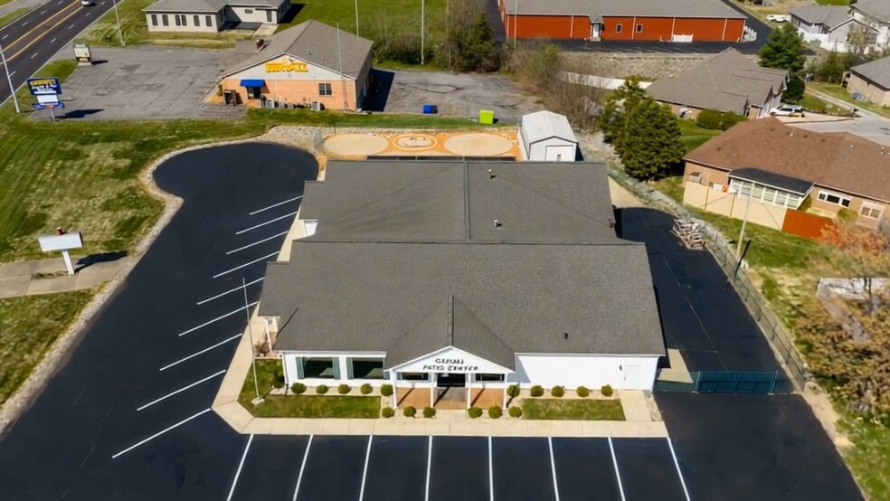 3538 Lone Oak Rd, Paducah, KY for sale - Commercial Listing Video - Image 2 of 8