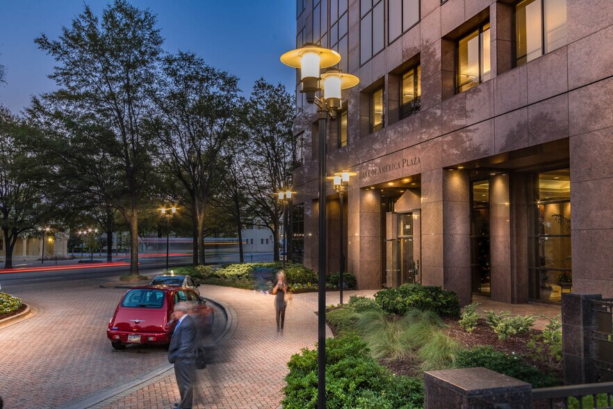 1901 Main St, Columbia, SC à louer - Photo du bâtiment - Image 3 de 12