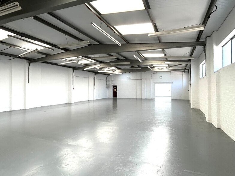 59 Murdock Rd, Bicester à louer - Photo du bâtiment - Image 3 de 9