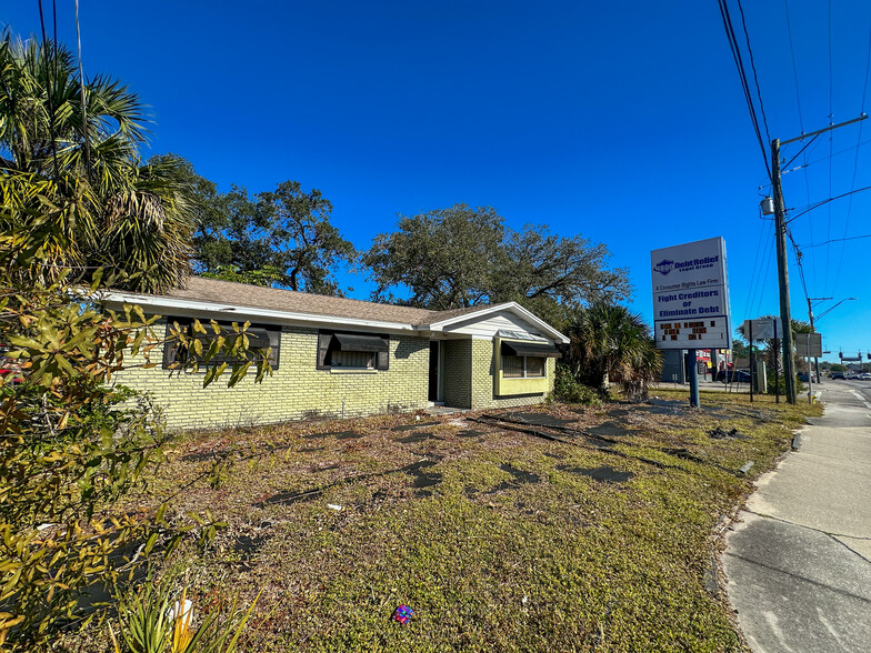 901 W Hillsborough Ave, Tampa, FL à louer - Photo du bâtiment - Image 1 de 1