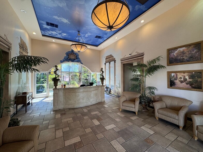 3955 Coffee Rd, Bakersfield, CA for lease - Building Photo - Image 2 of 13