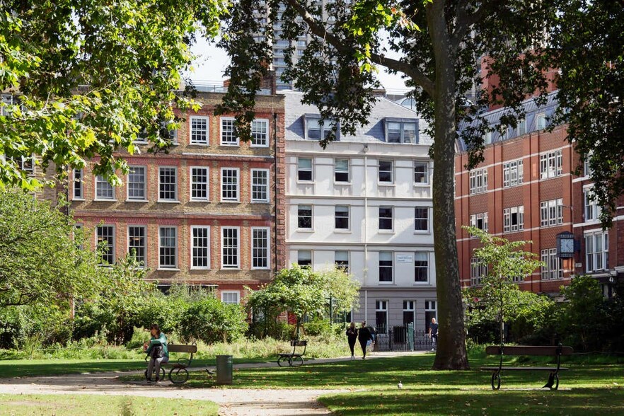 41B Charterhouse Sq, Londres à louer - Photo du bâtiment - Image 2 de 6