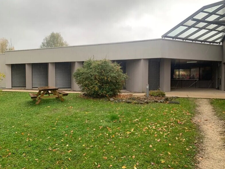 Bureau dans Saint-Apollinaire à louer - Photo du bâtiment - Image 2 de 7