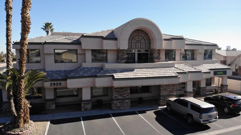 2920 S Jones Blvd, Las Vegas, NV à louer - Photo du bâtiment - Image 2 de 3