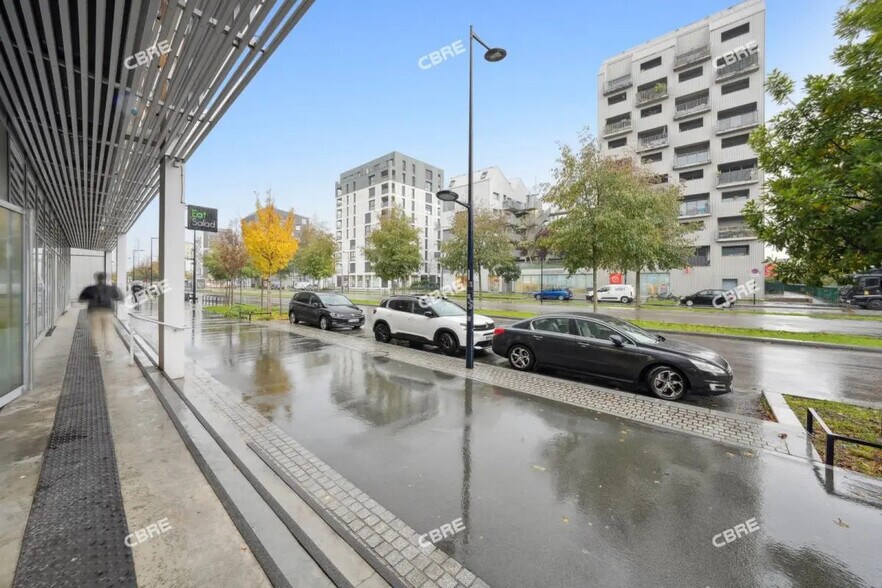 Office in Bordeaux for lease - Building Photo - Image 2 of 15