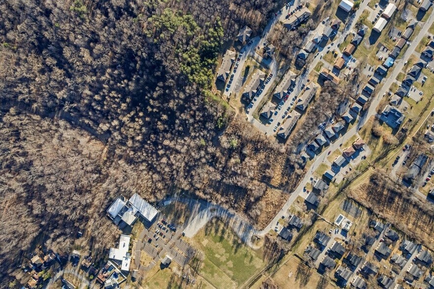 2900 Fordhaven Rd, Louisville, KY for sale - Building Photo - Image 2 of 6