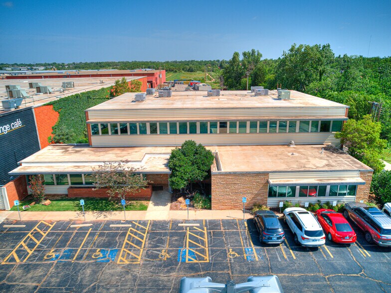 521 W Wilshire Blvd, Oklahoma City, OK à louer - Aérien - Image 3 de 12