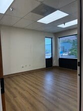 5501-5519 Pioneer Park Blvd, Tampa, FL for lease Interior Photo- Image 2 of 5