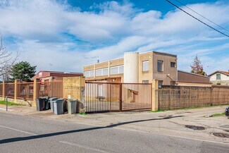 Plus de détails pour Local d'activités à louer