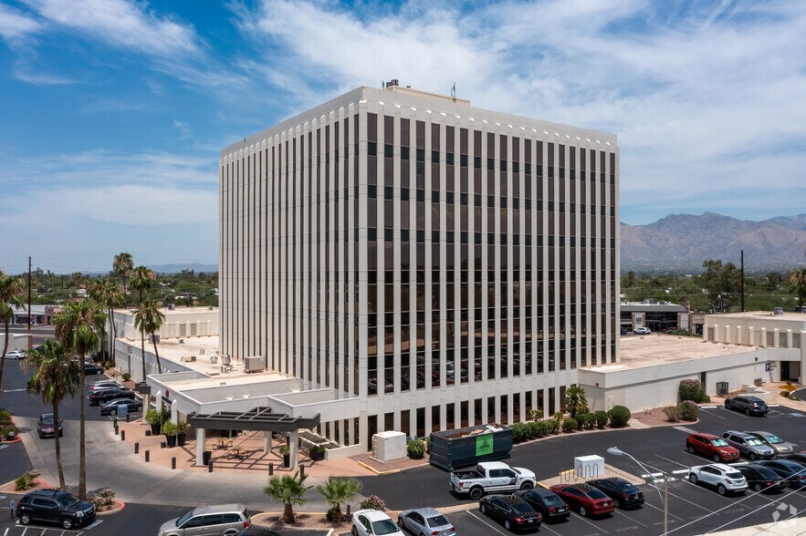 4400 E Broadway Blvd, Tucson, AZ à louer - Photo du bâtiment - Image 2 de 22
