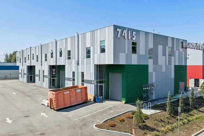 Plus de détails pour 7415 Lowland Dr, Burnaby, BC - Industriel à vendre
