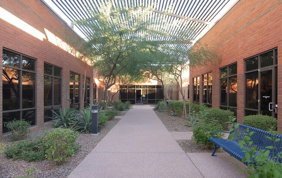 15300 N 90th St, Scottsdale, AZ à louer - Photo du bâtiment - Image 2 de 5