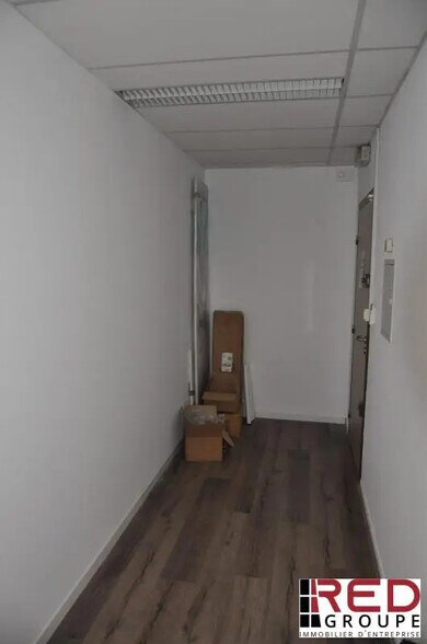 Office in Meyreuil for lease - Building Photo - Image 3 of 4