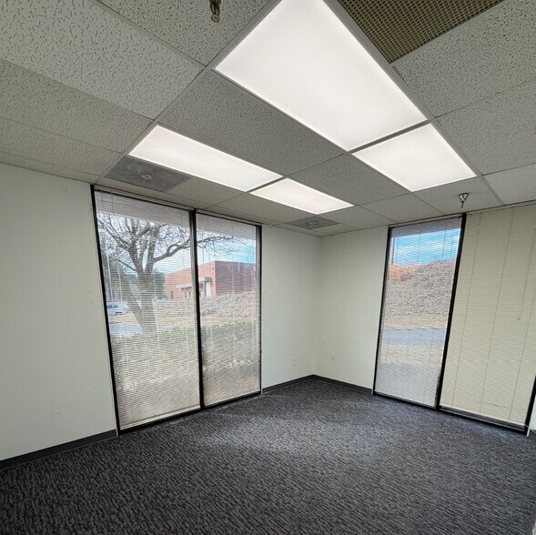 2534 N Royal Pl, Tucker, GA à louer - Photo intérieure - Image 2 de 4