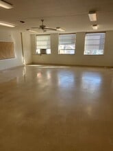 912 N Oneida St, Appleton, WI for lease Interior Photo- Image 2 of 9
