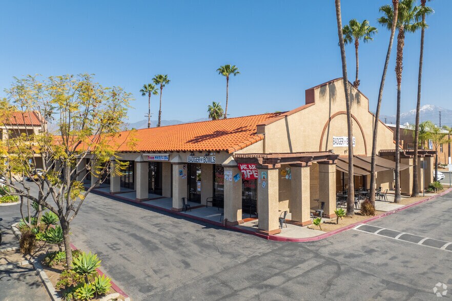 330 N 6th St, Redlands, CA à louer - Photo du bâtiment - Image 3 de 12