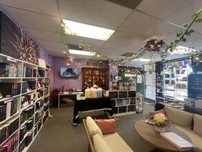340 Central Ave, Coos Bay, OR for lease Interior Photo- Image 1 of 14