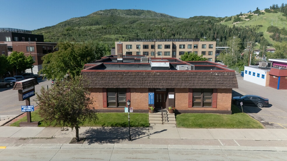 401 Lincoln Ave, Steamboat Springs, CO à vendre - Photo du bâtiment - Image 1 de 17