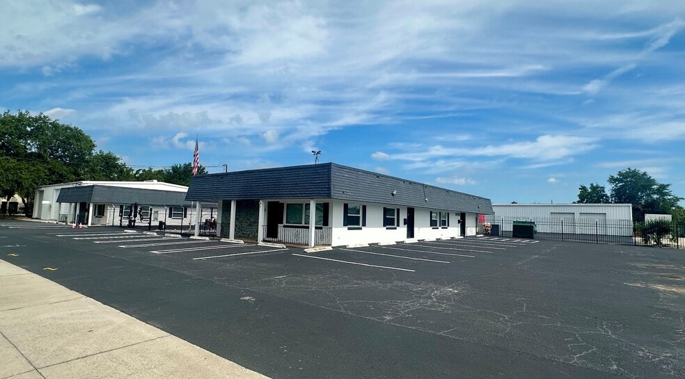 1075 Orienta Ave, Altamonte Springs, FL for lease - Building Photo - Image 1 of 6