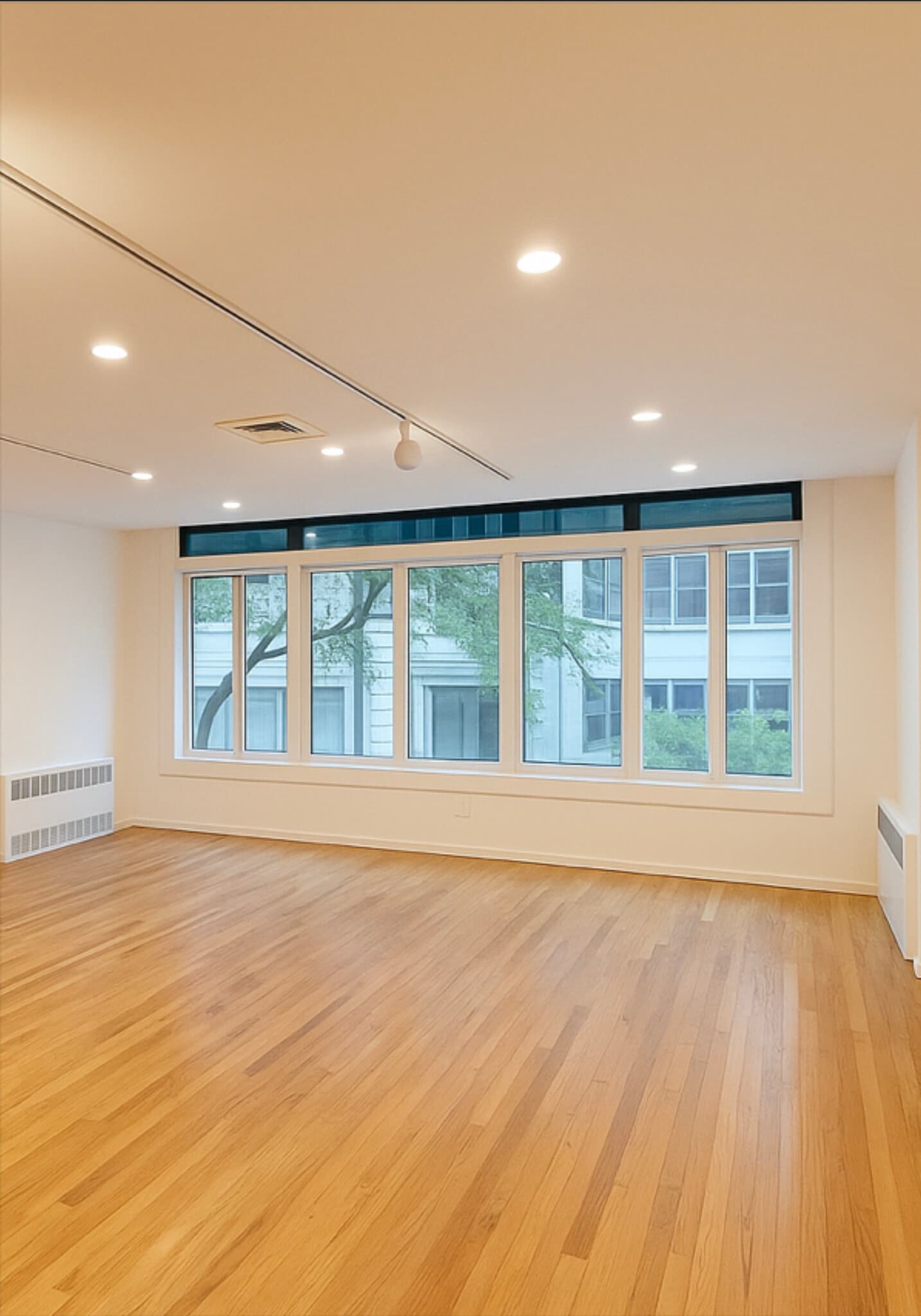 9 E 53rd St, New York, NY à louer Photo intérieure- Image 1 de 5