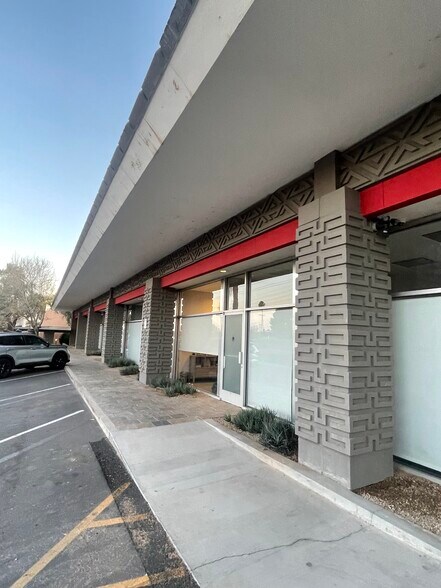 6125 E Indian School Rd, Scottsdale, AZ à louer - Photo du bâtiment - Image 2 de 4