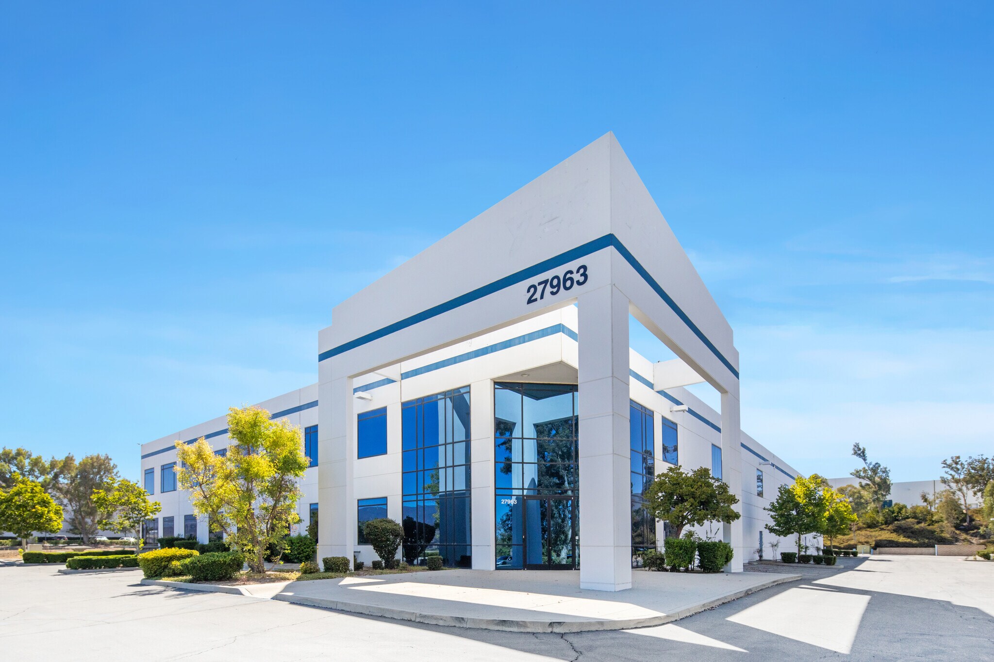 27963 Franklin Pky, Valencia, CA for lease Building Photo- Image 1 of 8