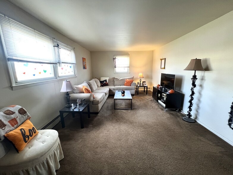 1646 Norwood Ave, Prospect Park, PA for sale - Building Photo - Image 3 of 8