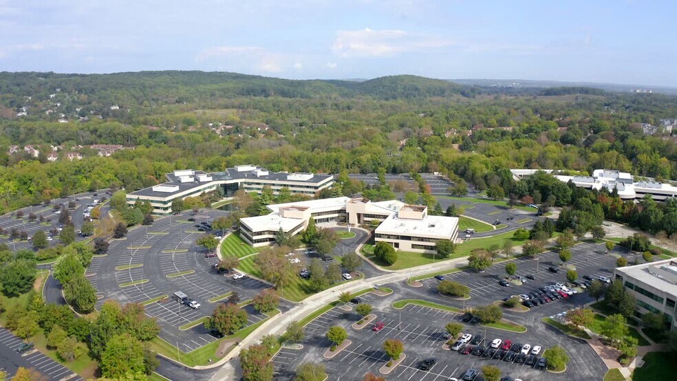 1400 Liberty Ridge Dr, Wayne, PA à louer - Vidéo sur l’inscription commerciale - Image 2 de 13