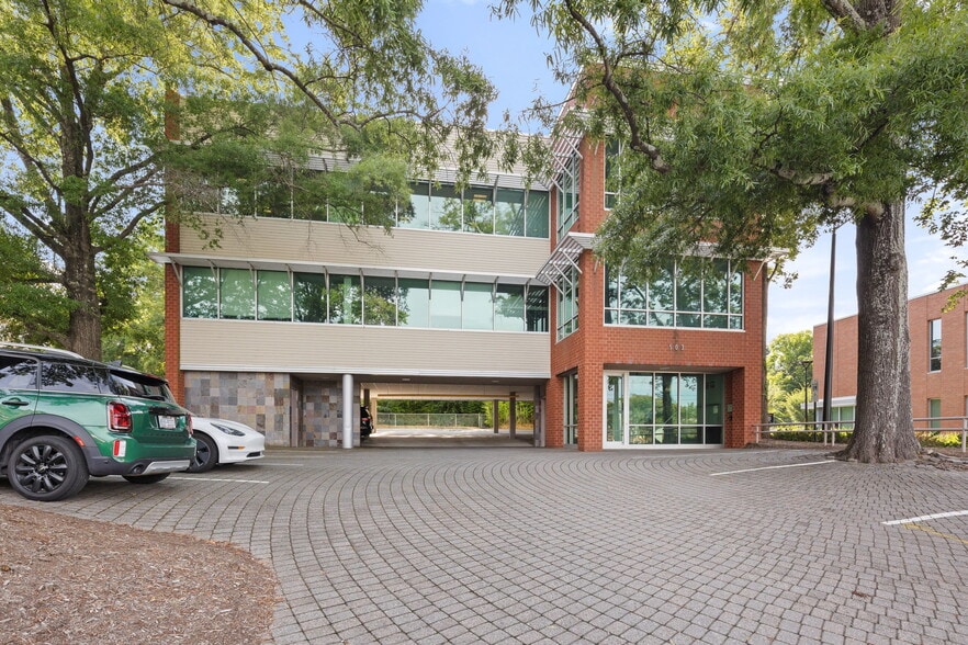 503 Oberlin Rd, Raleigh, NC à vendre - Photo du bâtiment - Image 1 de 9