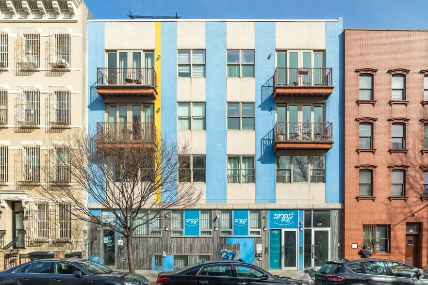 381 S 5th St, Brooklyn, NY for sale - Building Photo - Image 3 of 5