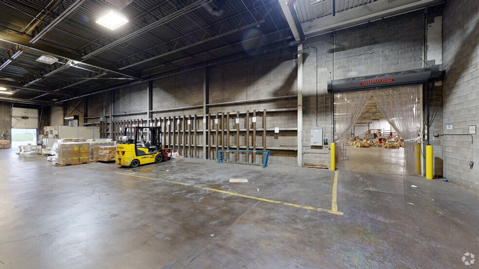 4437 E 49th St, Cleveland, OH for sale - Matterport 3D Scan - Image 3 of 31