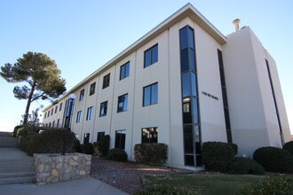 4100 Rio Bravo Dr, El Paso, TX for lease Building Photo- Image 2 of 4
