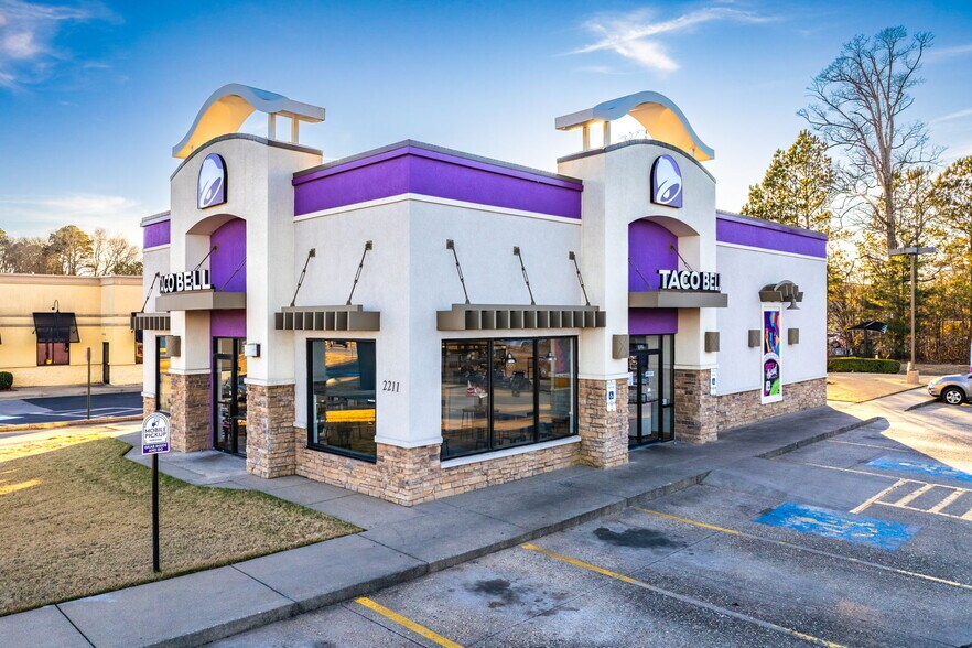 2211 N Reynolds Rd, Bryant, AR à vendre - Photo du bâtiment - Image 3 de 10